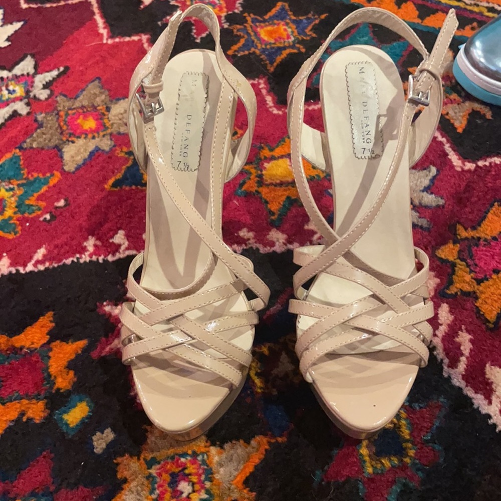 Nude heels 7.5